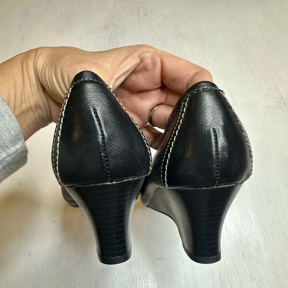 What’s What Aerosoles Black Leather Wedge Loafers Women’s 8 Twine N Dine